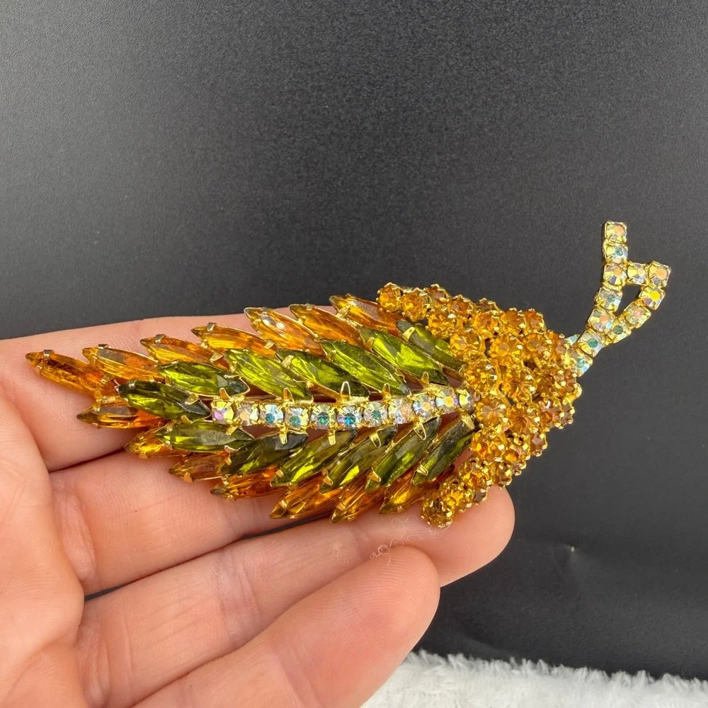 Vintage Brooch Clip On Earrings Set NICE Brown Green Rhinestone Leaf Gold Tone